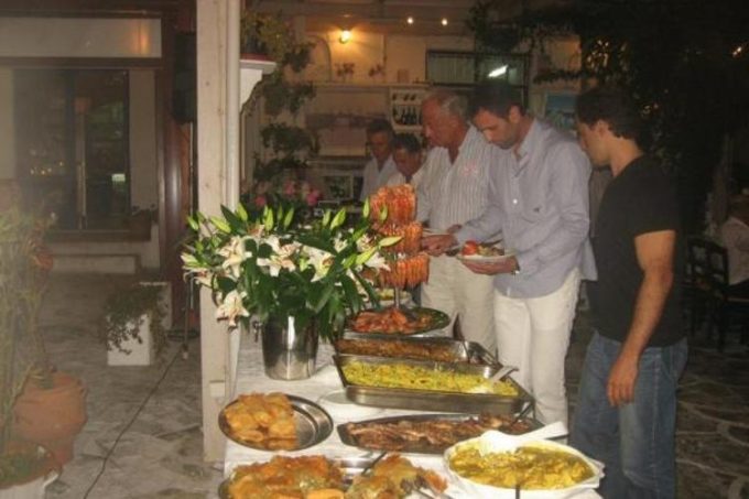 Ψαροτεβέρνα-Εστιατόριο-Κυλάδες Μύκονος Χώρα-Παραπορτιανή-greekcatalog.net