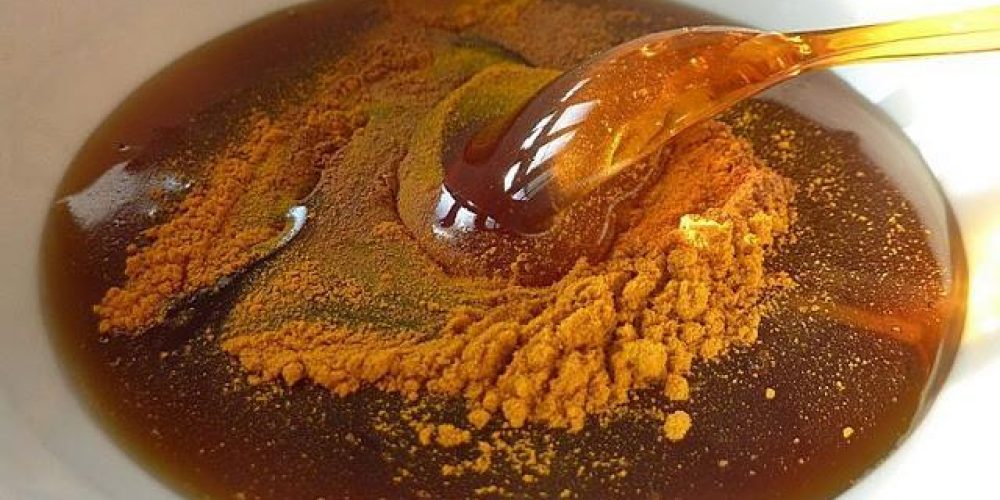 Κουρκουμάς και μέλι: Ισχυρό φυσικό αντιβιοτικό της φύσης για να μην αρωσταίνετε…