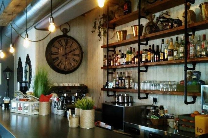 Καφετέρια Μπαρ-Αργύραινα Μυκονος-Central Cafe-greekcatalog.net