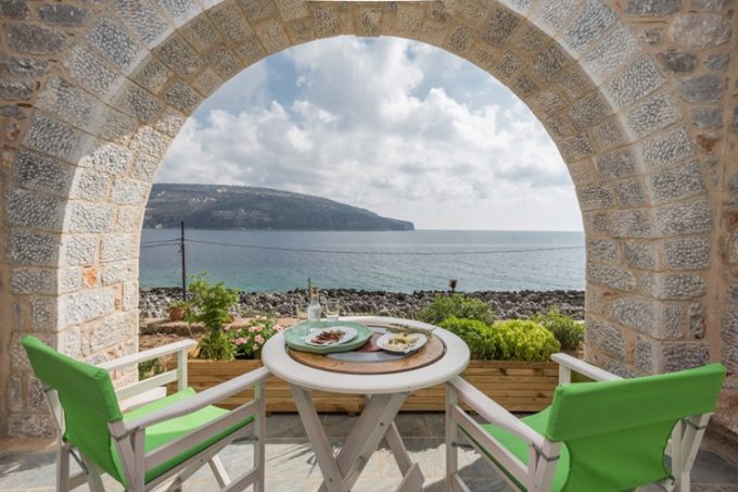 ROOMS TO LET AREOPOLI EAST MANI | ALKYON SEASIDE STUDIOS
