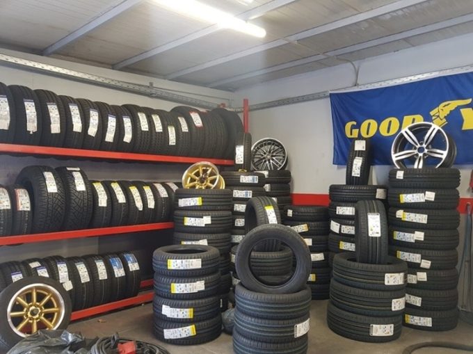 Tires change, repairs shop-mobile tire workshop | Paiania Attica | Tires Leonidas - greekcatalog.net