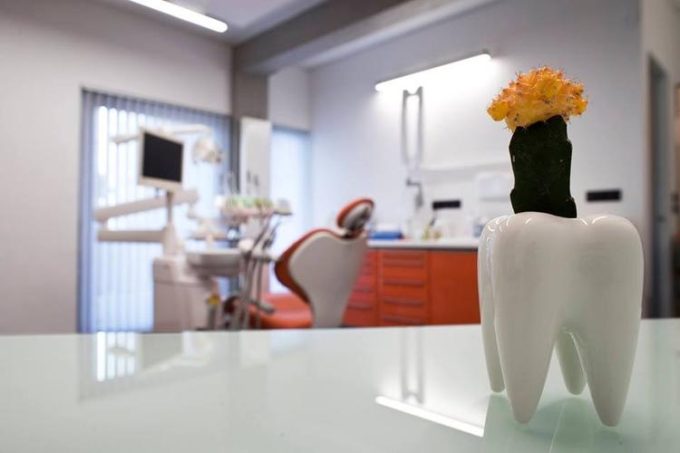 Χειρουργός Οδοντίατρος-Νέο Ψυχικό Αττική-Γκανά Δήμητρα-Εμφυτεύματα-Περιοδοντολογία-Προσθετική-Επανορθωτική-Αισθητική Οδοντιατρική-Λεύκανση Δοντιών-Οορθοδοντική-Παιδοδοντία-Προληπτική Οδοντιατρική-greekcatalog.net