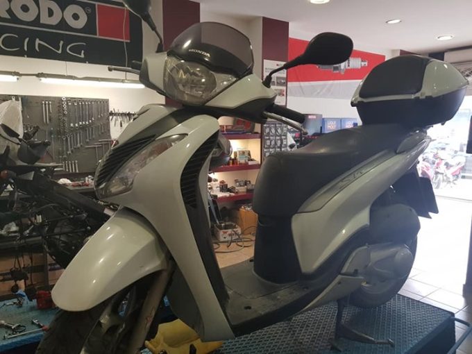 ΣΥΝΕΡΓΕΙΟ ΕΚΘΕΣΗ ΜΟΤΟΣΥΚΛΕΤΩΝ ΠΕΙΡΑΙΑΣ | MOTO R-EVOLUTION --- greekcatalog.net