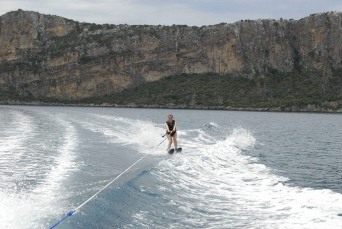 ΘΑΛΑΣΣΙΑ ΣΠΟΡ ΓΥΘΕΙΟ | SKOKOS LAKONIA SKI WATERSPORTS --- greekcatalog.net