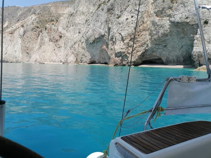 ΚΡΟΥΑΖΙΕΡΕΣ ΦΙΣΚΑΡΔΟ ΚΕΦΑΛΟΝΙΑ | FISCARDO SAILING --- greekcatalog.net