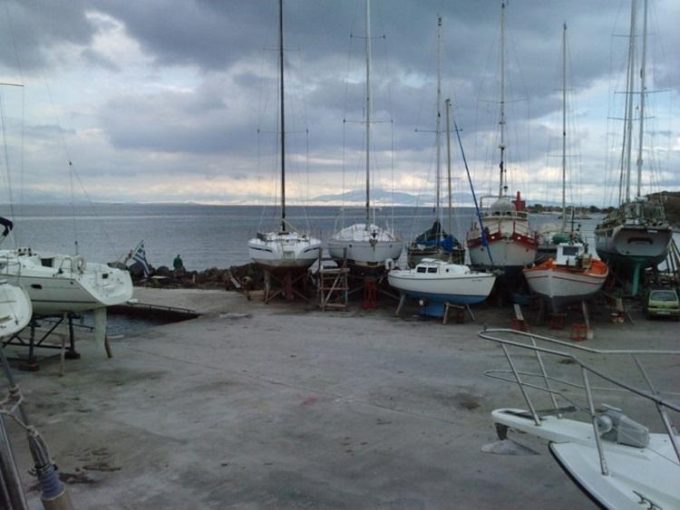 BOATYARD AEGINA | ASPRAKIS BOATYARD --- greekcatalog.net