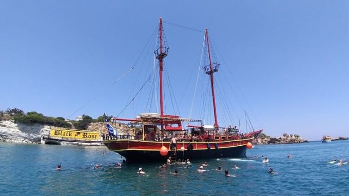 CRUISES HERSONISSOS HERACLION | PIRATES OF CRETE-BLACK ROSE