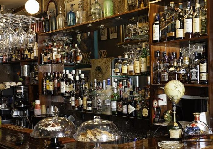 ΚΑΦΕΤΕΡΙΑ ΜΠΥΡΑΡΙΑ WINE BAR | ΠΕΙΡΑΙΑΣ ΠΑΣΑΛΙΜΑΝΙ ΑΤΤΙΚΗ | PETIT CAFE - greekcatalog.net