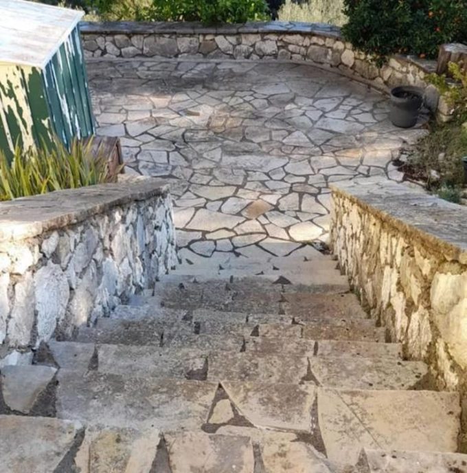 ΚΑΘΑΡΙΣΜΟΙ ΔΑΠΕΔΩΝ ΠΙΣΙΝΑΣ ΛΕΥΚΑΔΑ | POOL & STONE --- greekcatalog.net