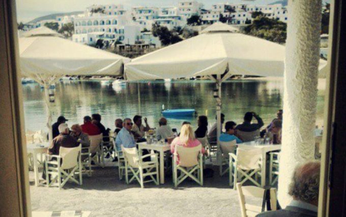 ΚΑΦΕΤΕΡΙΑ ΕΣΤΙΑΤΟΡΙΟ ΠΙΣΩ ΛΙΒΑΔΙ ΠΑΡΟΣ | SOIREE CAFE RESTAURANT --- greekcatalog.net