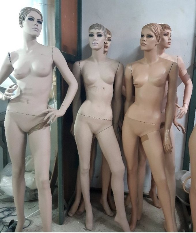 ΕΠΙΣΚΕΥΗ ΚΟΥΚΛΩΝ ΒΙΤΡΙΝΑΣ | RETOUCHE MANNEQUINS - GREEKCATALOG.NET