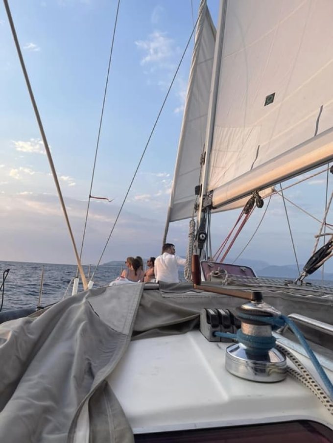 ΚΡΟΥΑΖΙΕΡΕΣ ΦΙΣΚΑΡΔΟ ΚΕΦΑΛΟΝΙΑ | FISCARDO SAILING --- greekcatalog.net