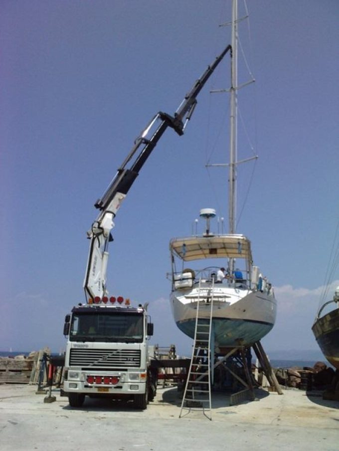 BOATYARD AEGINA | ASPRAKIS BOATYARD --- greekcatalog.net