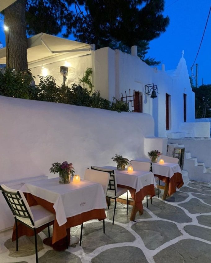 RESTAURANT TAVERN CHORA MYKONOS | KATRIN - greekcatalog.net