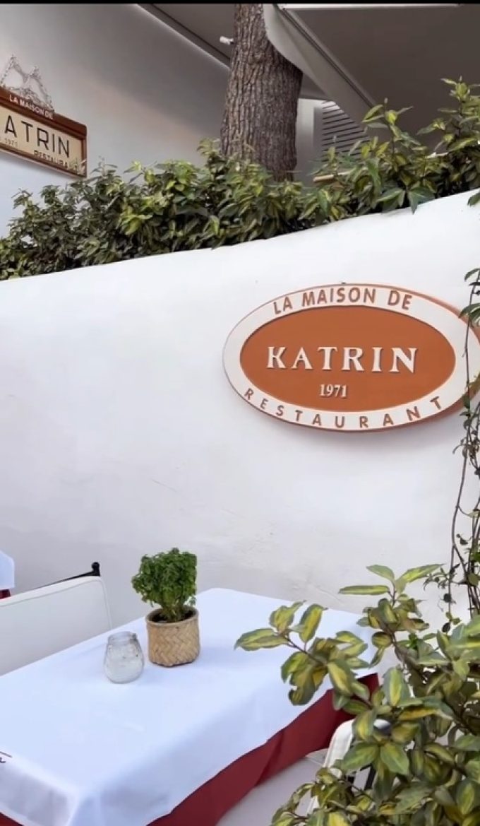 RESTAURANT TAVERN CHORA MYKONOS | KATRIN - greekcatalog.net