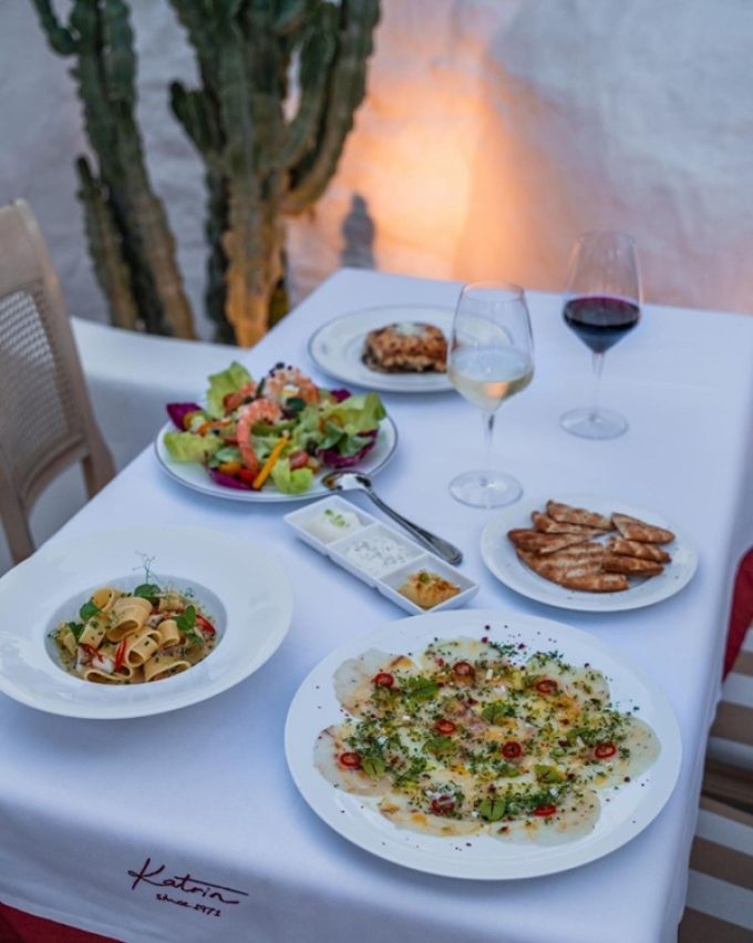 RESTAURANT TAVERN CHORA MYKONOS | KATRIN - greekcatalog.net