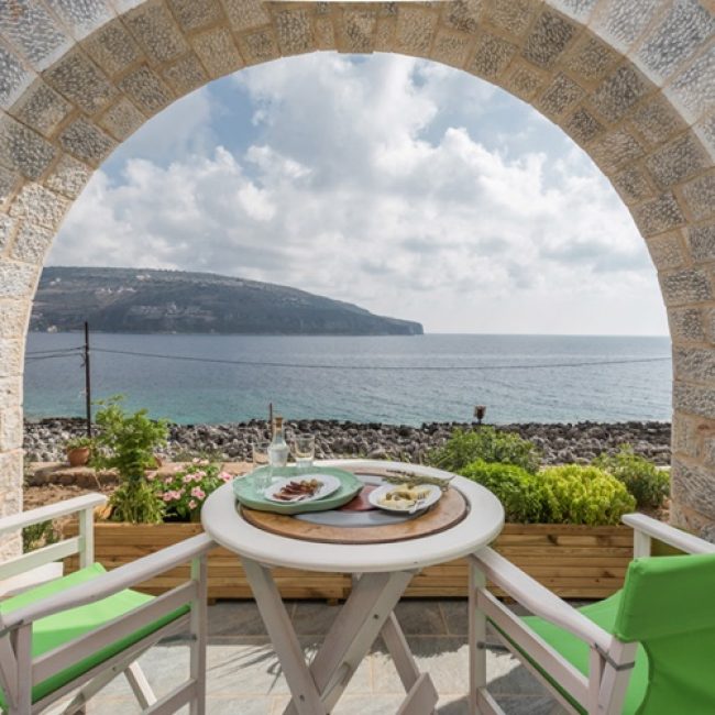 ROOMS TO LET AREOPOLI EAST MANI | ALKYON SEASIDE STUDIOS