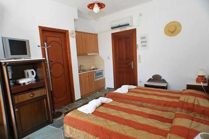 Rooms To Let | Rethymno Perama | Mansion Rodomeli &#038; Tavern