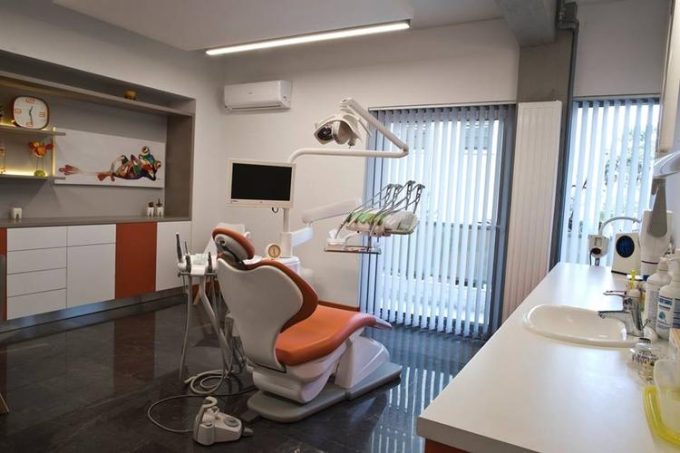 Χειρουργός Οδοντίατρος-Νέο Ψυχικό Αττική-Γκανά Δήμητρα-Εμφυτεύματα-Περιοδοντολογία-Προσθετική-Επανορθωτική-Αισθητική Οδοντιατρική-Λεύκανση Δοντιών-Οορθοδοντική-Παιδοδοντία-Προληπτική Οδοντιατρική-greekcatalog.net