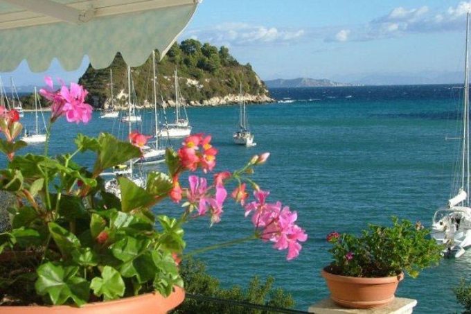 Ενοικιαζόμενα Δωμάτια-Παξοί-Κέρκυρα-White House-greekcatalog.net