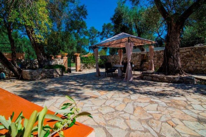 Ενοικιαζόμενα Δωμάτια-Παξοί-Κέρκυρα-White House-greekcatalog.net