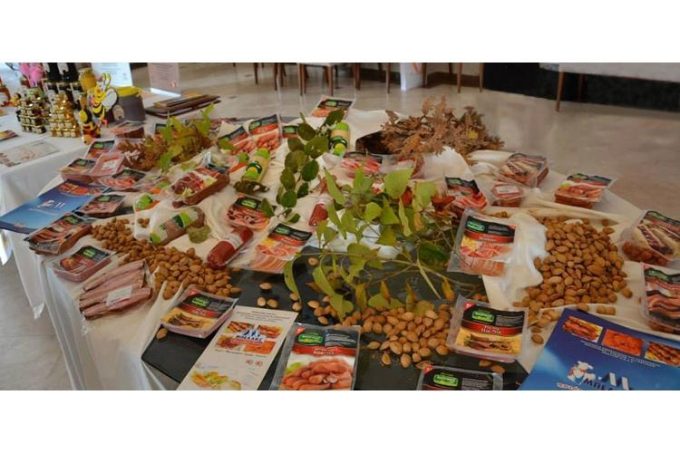 Κρεοπωλείο Φλώρινα ΜΠΕΛΛΗΣ Α.Β.Ε.Ε. Χοιρινό, Κοτόπουλο, Καπνιστά, Αλλαντικά, Αλοιφές, Τουρσιά