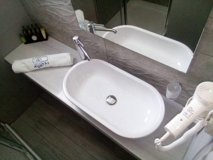 ΞΕΝΟΔΟΧΕΙΟ ENOIKIAZOMENA ΔΩΜΑΤΙΑ | ΣΠΕΤΣΕΣ ΛΙΜΑΝΙ ΑΤΤΙΚΗ | KOCHYLI BOUTIQUE HOTEL - greekcatalog.net