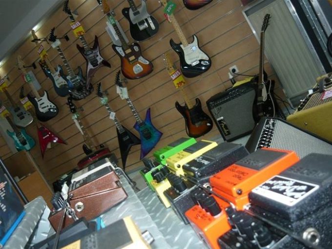 ΜΟΥΣΙΚΑ ΟΡΓΑΝΑ ΗΧΗΤΙΚΑ ΣΥΣΤΗΜΑΤΑ | ΚΟΖΑΝΗ ΚΕΝΤΡΟ | MR FRIDAY MUSIC STORE - greekcatalog.net