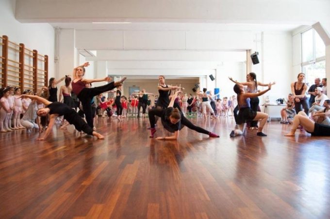 ΣΧΟΛΗ ΜΠΑΛΕΤΟΥ ΚΟΛΩΝΑΚΙ | ΣΧΟΛΗ ΧΟΡΟΥ ΓΑΛΟΠΟΥΛΟΥ ΠΩΛΙΝΑ---greekcatalog.net