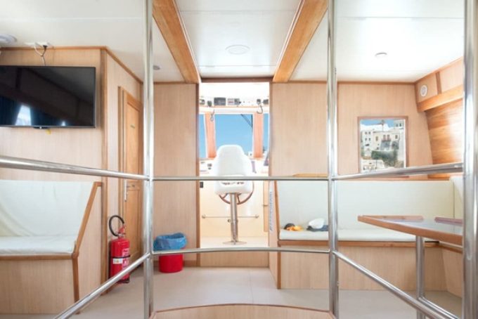 ΜΟΝΟΗΜΕΡΕΣ ΚΡΟΥΑΖΙΕΡΕΣ ΑΠΟ ΝΑΞΟ-KERRAS CRUISES--greekcatalog.net