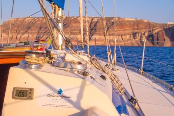 ΕΝΟΙΚΙΑΣΕΙΣ ΣΚΑΦΩΝ ΑΝΑΨΥΧΗΣ ΚΡΟΥΑΖΙΕΡΕΣ | ΒΛΥΧΑΔΑ ΘΗΡΑ ΣΑΝΤΟΡΙΝΗ | SANTORINI DREAMS SAILING CRUISES - greekcatalog.net