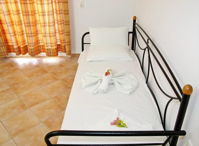 Rooms to Let Apartments |  Megalo Tigani Elafonisos Lakonia | Froso - greekcatalog.net