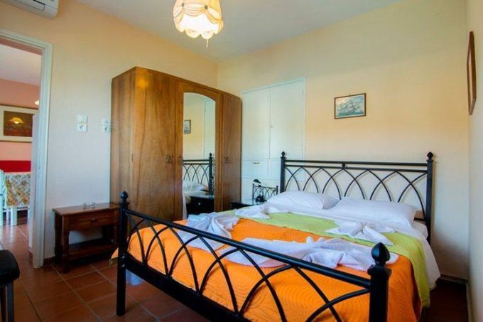 Ενοικιαζόμενα Δωμάτια-Παξοί-Κέρκυρα-White House-greekcatalog.net