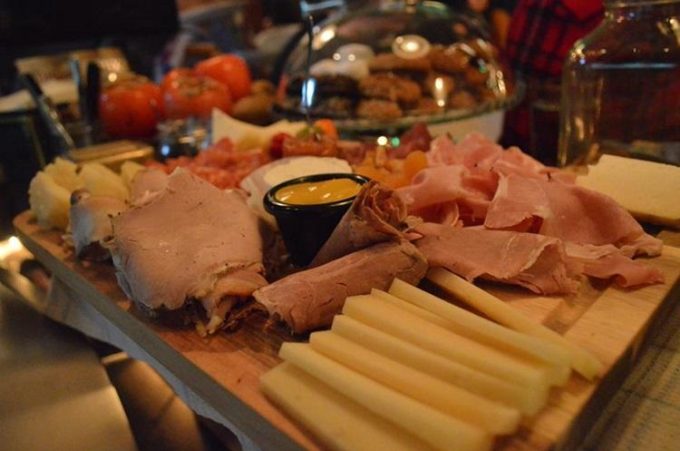 Restaurant Wine Pub | Freatida Piraeus Attica | Corks & Forks Wine Bar - greekcatalog.net