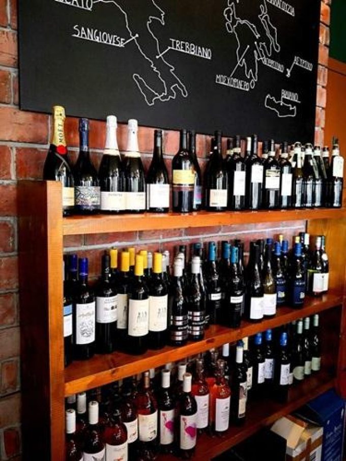 Restaurant Wine Pub | Freatida Piraeus Attica | Corks & Forks Wine Bar - greekcatalog.net