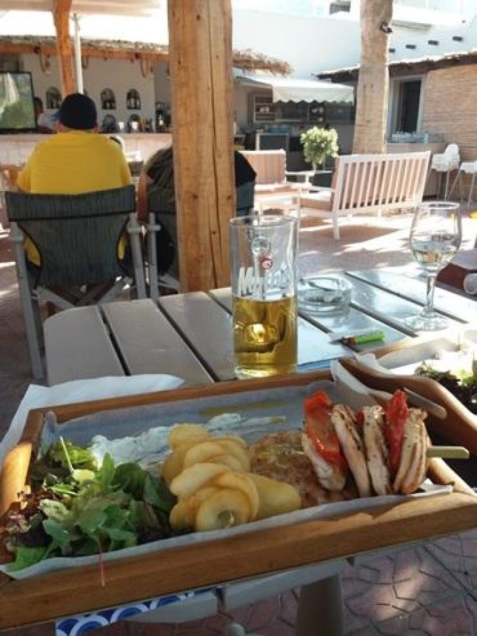 ΕΣΤΙΑΤΟΡΙΟ LOUNGE BAR CLUB | ΚΑΜΑΡΙ ΣΑΝΤΟΡΙΝΗ ΚΥΚΛΑΔΕΣ | MAGNO BAR RESTAURANT - greekcatalog.net