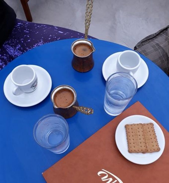 ΚΑΦΕ ΜΕΖΕΔΟΠΩΛΕΙΟ ΟΥΖΕΡΙ | ΕΜΠΟΡΕΙΟ ΣΑΝΤΟΡΙΝΗ ΚΥΚΛΑΔΕΣ | THE OLD BARBER SHOP - greekcatalog.net