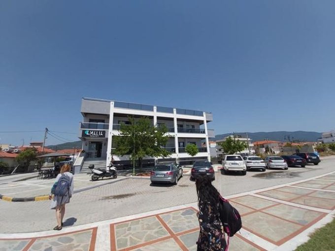 ΞΕΝΟΔΟΧΕΙΟ ΕΝΟΙΚΙΑΖΟΜΕΝΑ ΔΩΜΑΤΙΑ | ΝΕΑ ΒΡΑΣΝΑ ΑΣΠΡΟΒΑΛΤΑ ΘΕΣΣΑΛΟΝΙΚΗ | AMALIA BOUTIQUE RESORT - greekcatalog.net