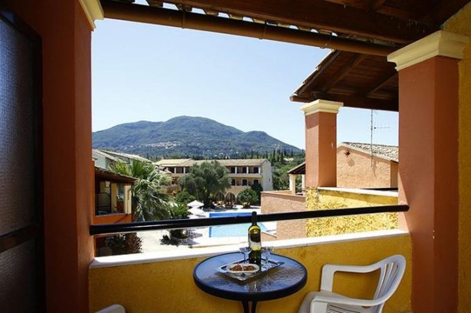 Ξενοδοχείο-Κερκυρα-Bintzan-Inn-greekcatalog.net