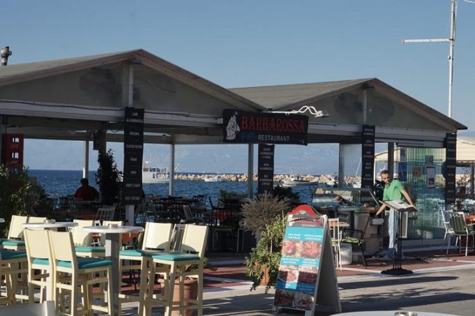 ΕΣΤΙΑΤΟΡΙΟ ΨΑΡΟΤΑΒΕΡΝΑ ΟΥΖΕΡΙ | ΚΟΡΩΝΗ ΜΕΣΣΗΝΙΑ ΠΕΛΟΠΟΝΝΗΣΟΣ | BARBAROSSA RESTAURANT