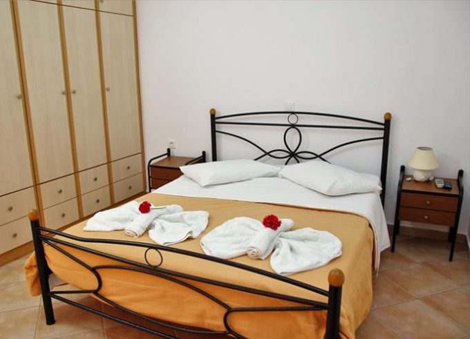 Rooms to Let Apartments |  Megalo Tigani Elafonisos Lakonia | Froso - greekcatalog.net