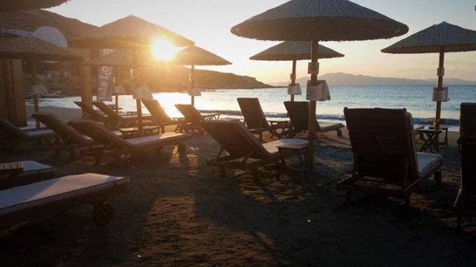Cafe Beach Bar | Agios Ioannis Porto Tinos Cyclades | Lala Louza- greekcatalog.net