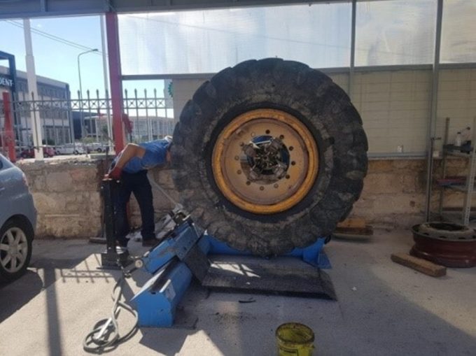 Tires change, repairs shop-mobile tire workshop | Paiania Attica | Tires Leonidas - greekcatalog.net