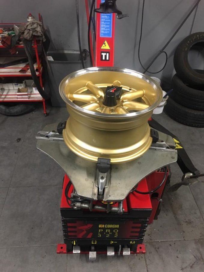 Tires change, repairs shop-mobile tire workshop | Paiania Attica | Tires Leonidas - greekcatalog.net