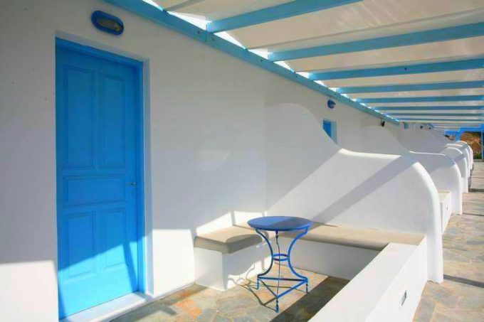 Rental rooms - Restaurant | Thalassopetra | Milos Cyclades - Greekcatalog.net